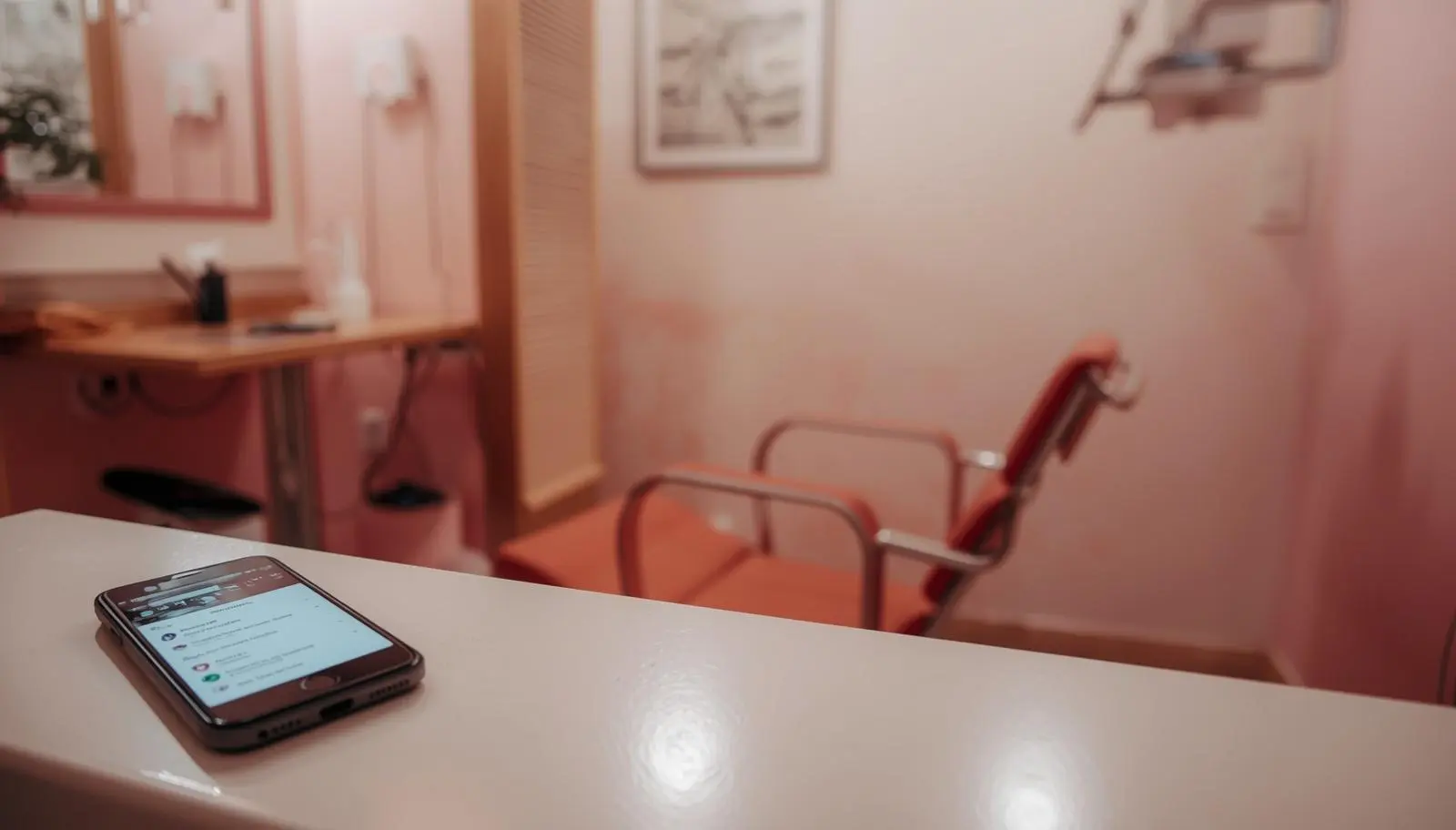 Atendente Virtual no WhatsApp para Salão de Beleza: Como Funciona e Por Que Você Precisa de Um